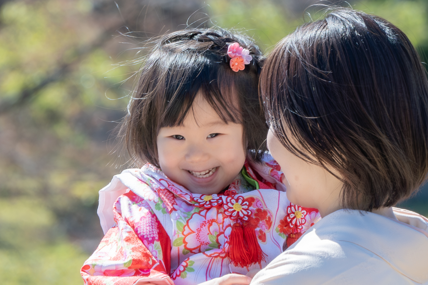 埼玉越谷イロドリフォト七五三ロケーション撮影。花田苑3歳女の子とママ