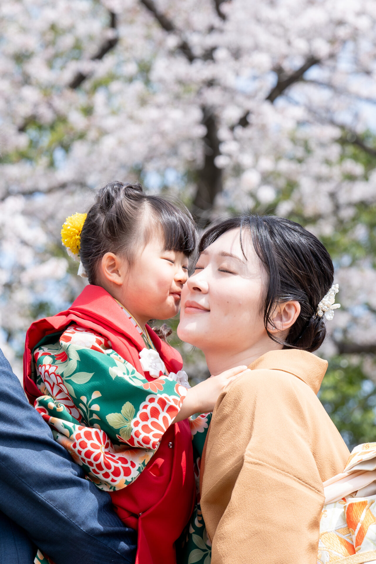 埼玉越谷イロドリフォト七五三ロケーション撮影。花田苑3歳女の子と着物を着たママ